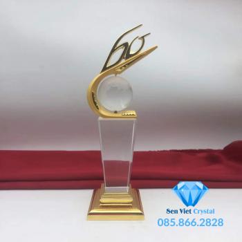 Cúp lưu niệm pha lê M29