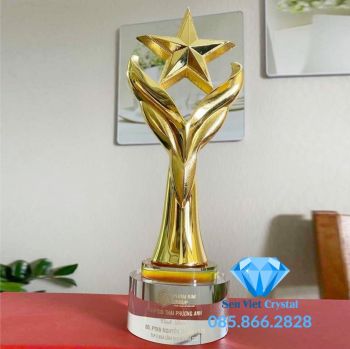 Cúp vinh danh pha lê M34