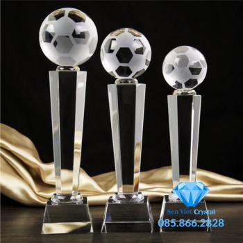 Cúp lưu niệm pha lê bóng đá M51