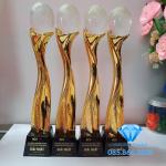 Cúp vinh danh quả cầu pha lê giá rẻ nhất thị trường