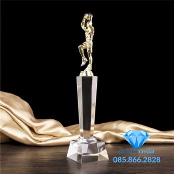 Cúp lưu niệm pha lê giải bóng rổ M55
