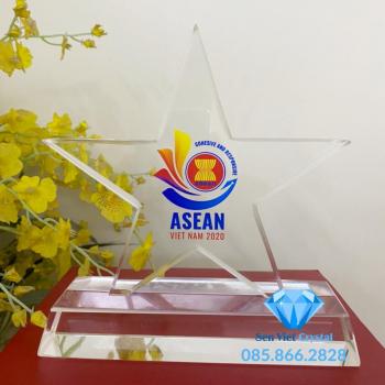 Kỷ niệm chương pha lê ngôi sao 5 cánh M30