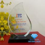 Kỷ niệm chương pha lê chiếc lá M34