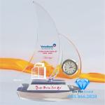 Kỷ niệm chương pha lê cánh buồm M38