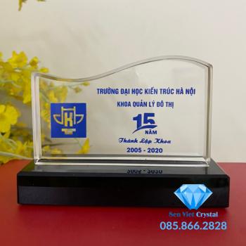 Kỷ niệm chương pha lê M44