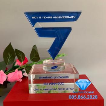 Kỷ niệm chương pha lê 5 năm M45