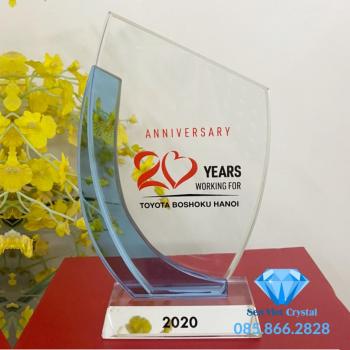 Kỷ niệm chương pha lê M50