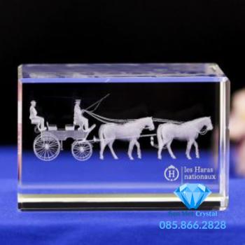 Khối pha lê khắc 3D M04