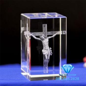 Khối pha lê 3D khắc chúa Jesus