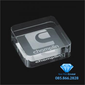 Chặn giấy pha lê hình vuông