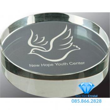 Chặn giấy pha lê hình tròn