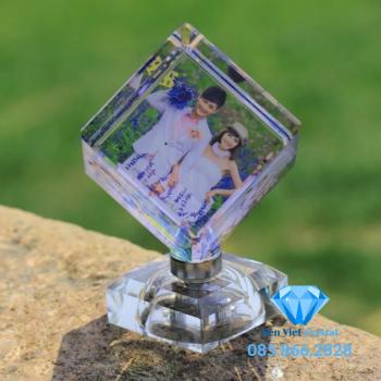 Bộ để bàn pha lê M01