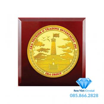 Biểu trưng đồng gỗ M02
