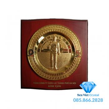 Biểu trưng đồng gỗ M03