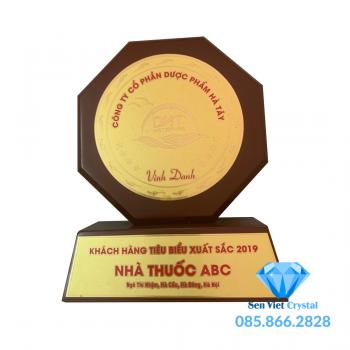 Biểu trưng đồng gỗ M04