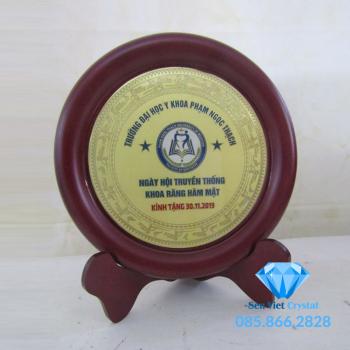 Biểu trưng đồng gỗ M05