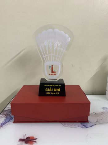 Kỷ niệm chương pha lê giải cầu lông M72