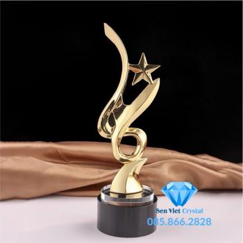 Cúp lưu niệm pha lê M73