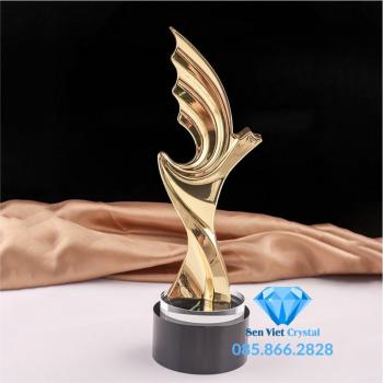 Cúp lưu niệm pha lê M74