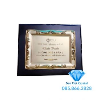Bảng vinh danh M13