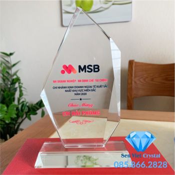 Kỷ niệm chương pha lê M68