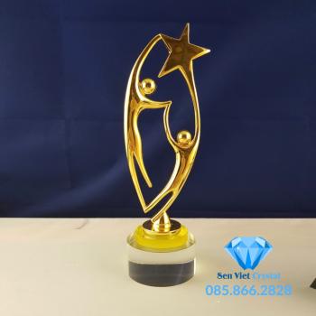 Cup vinh danh pha lê M03
