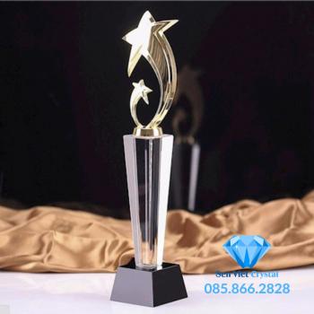 Cúp lưu niệm pha lê M17